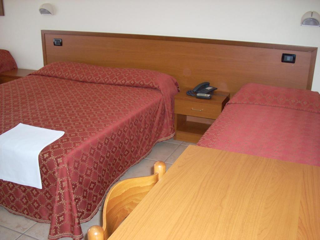 Hotel Margherita ซานโจวานนี โรตอนโด ห้อง รูปภาพ