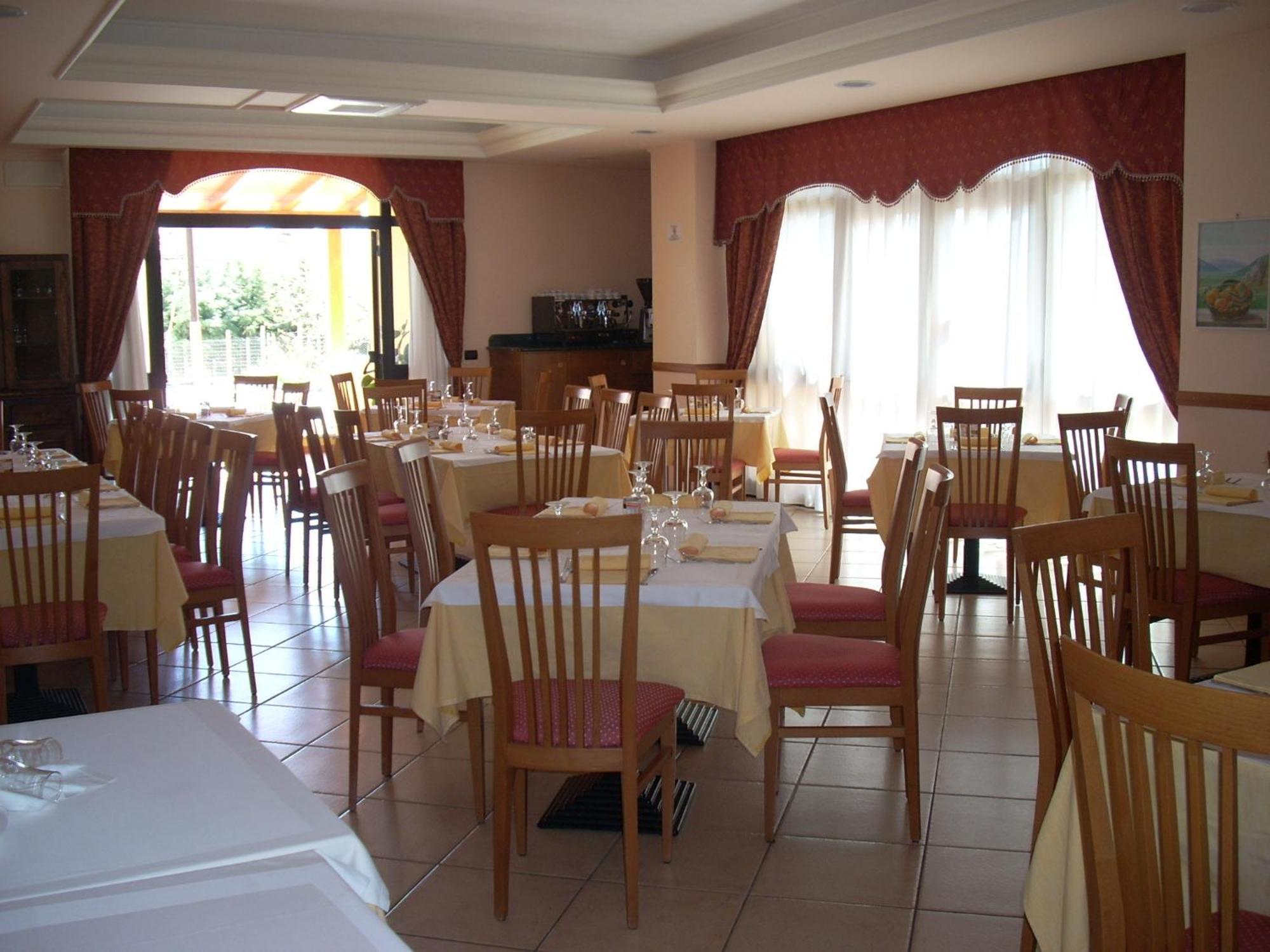 Hotel Margherita ซานโจวานนี โรตอนโด ภายนอก รูปภาพ